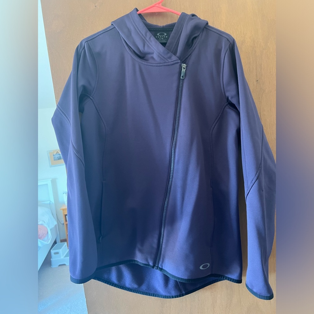 Oakley zip up